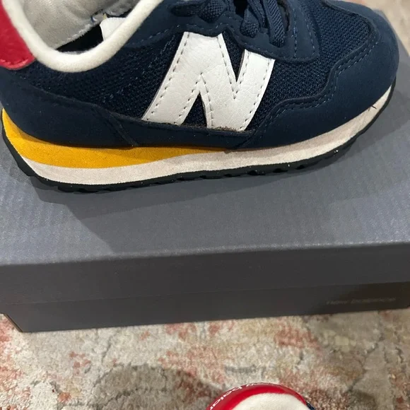 New Balance Kids' Blue and White Sneakers with Yellow Accent - Picture 5 of 8